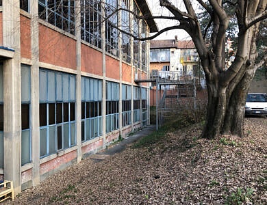 Scuola e piscina pubblica, Torino via Vigone