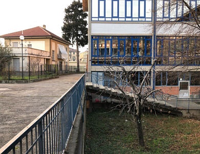 Scuola e piscina pubblica, Torino via Vigone
