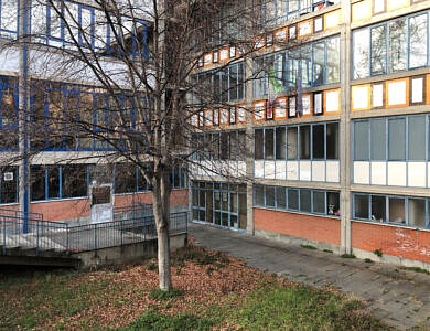 Scuola e piscina pubblica, Torino via Vigone
